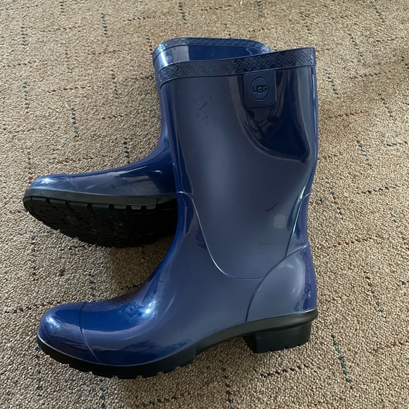 UGG Shoes - Blue UGG Sienna Rain Boots sz8